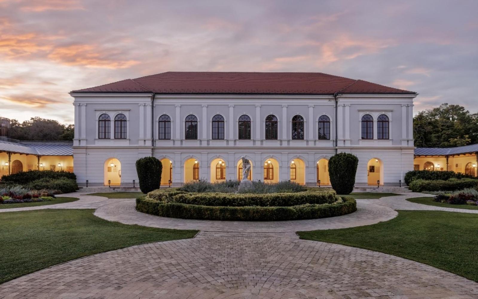 Anna Grand Hotel Balatonfured Exterior photo